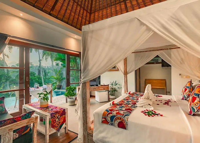 Anusara Luxury Villas *